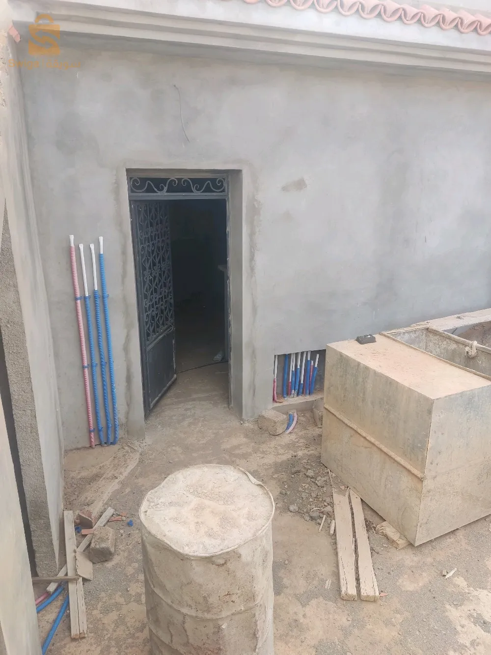 منزل ذو ثلاث طوابق للبيع