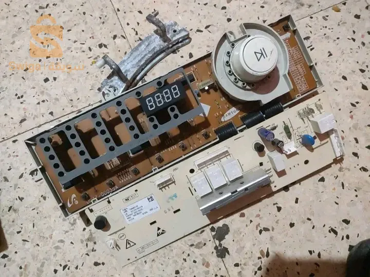 تصليح كل انواع الثلاجات الكهرومنزليه و الغسالة من يهمه الامر يتصل الرقم 0672335637