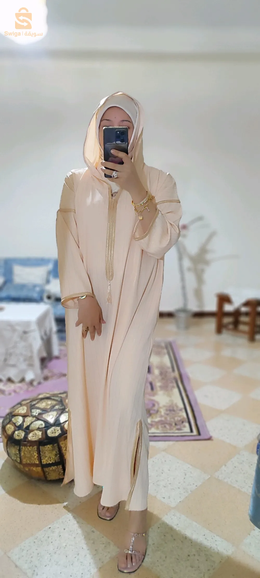 جلابة كلاس و أنيقة فبساطتها