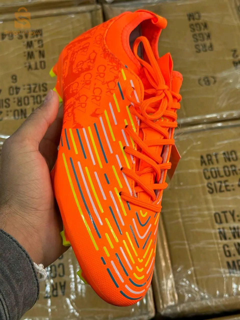 حذاء رياضي cr7 crampons NV modèle 3جوارب مجانا 🎁 نوعية ممتازة بسعر مناسب 💪😍