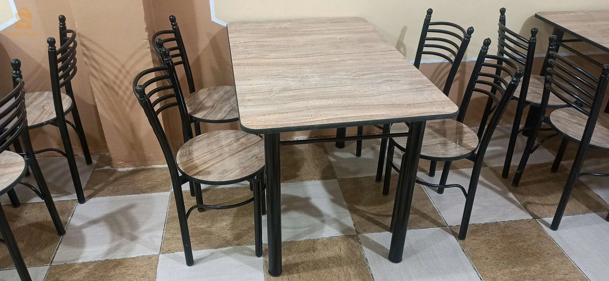 كل ما يخص الطاولات والكراسي و الديكور