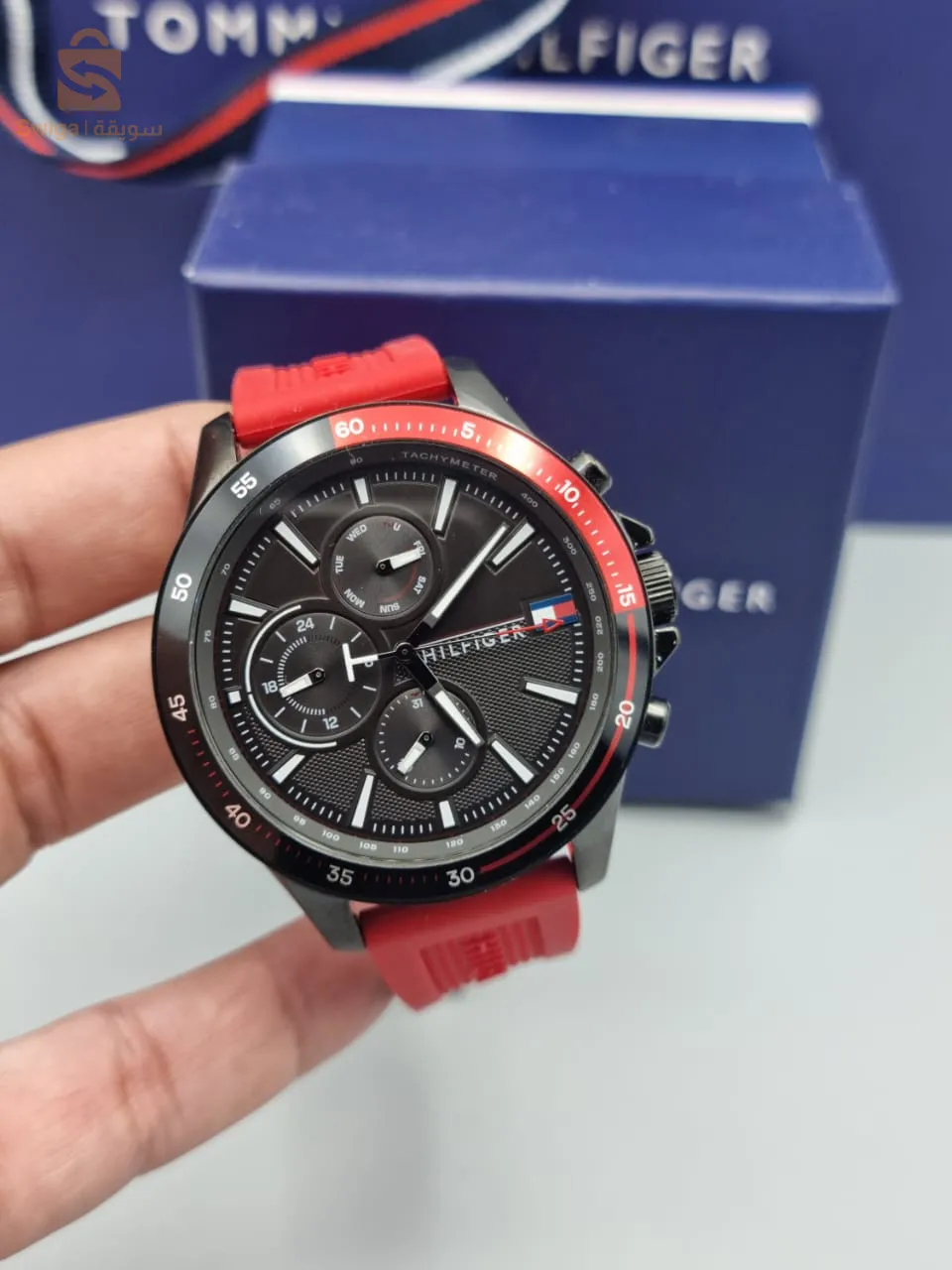 ساعة طومي هالفيجر الأصلية