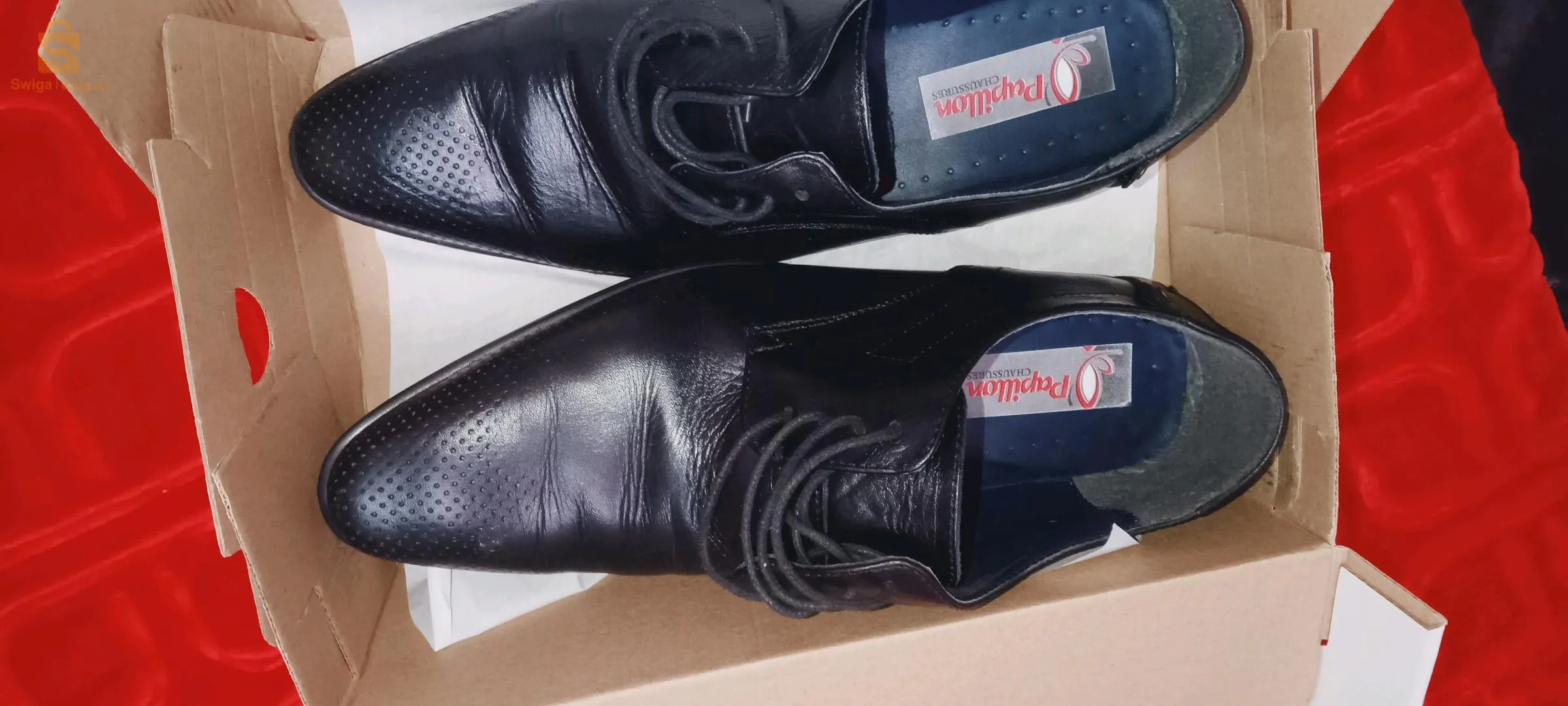 كوستيم مع صباط