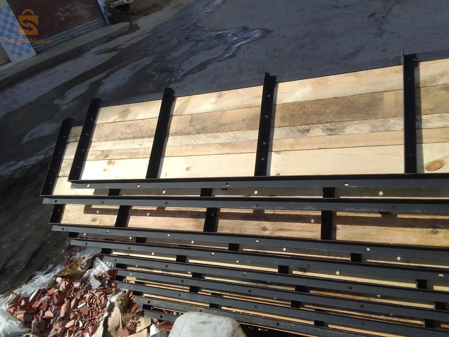 كوفراج بوطو للبيع بالحطب الاحمر بوا روج  30×30