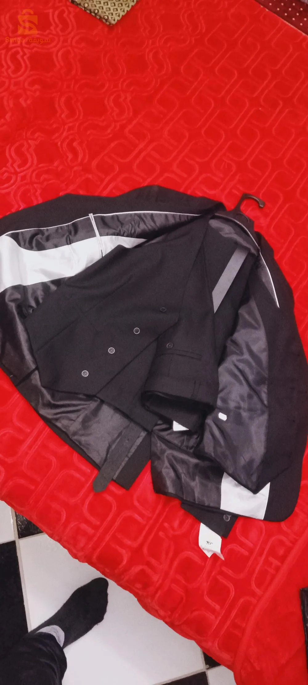 كوستيم مع صباط