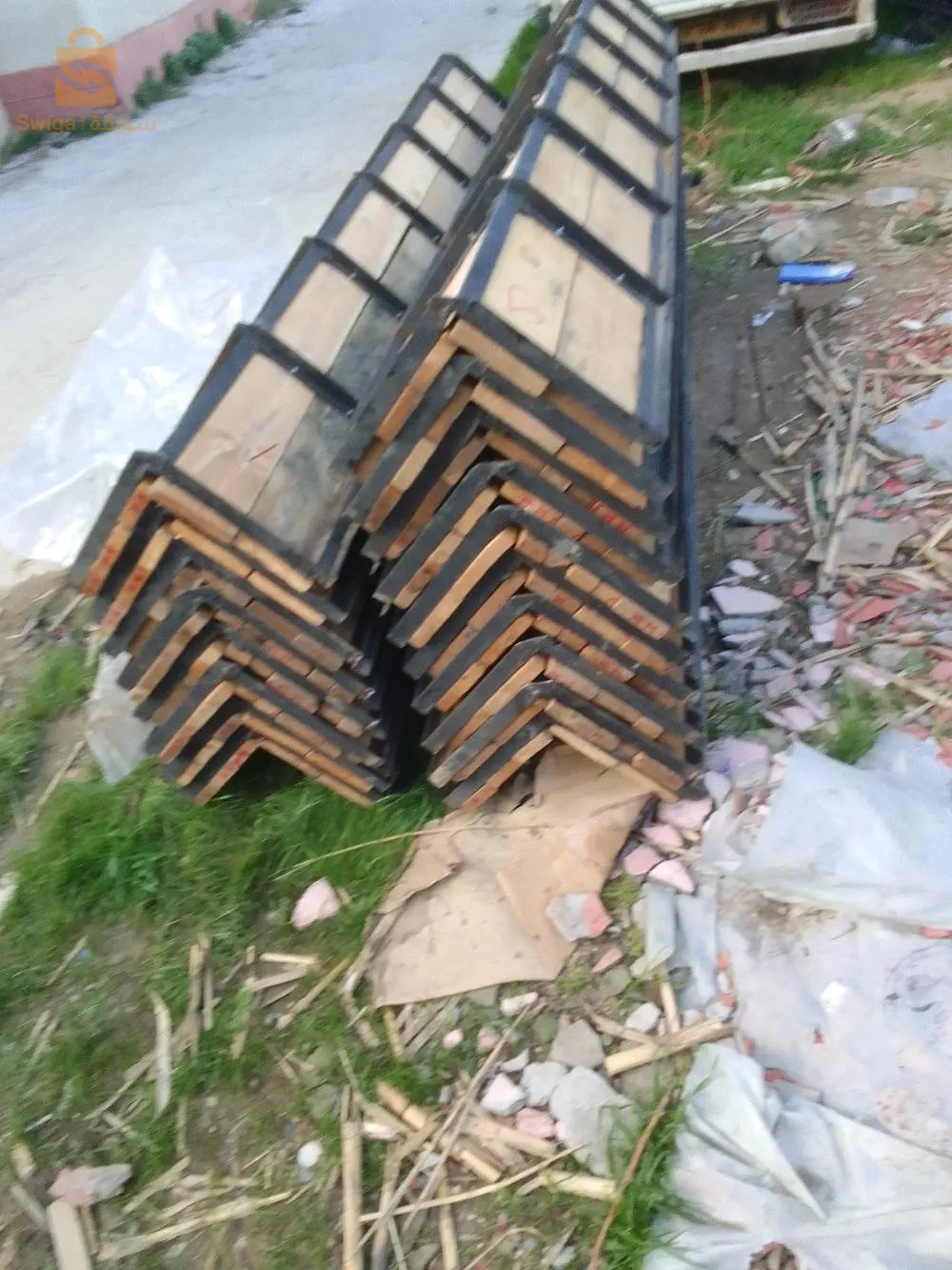 كوفراج بوطو للبيع بالحطب الاحمر بوا روج  30×30
