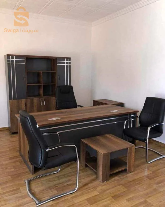 مجموعة من المكاتب