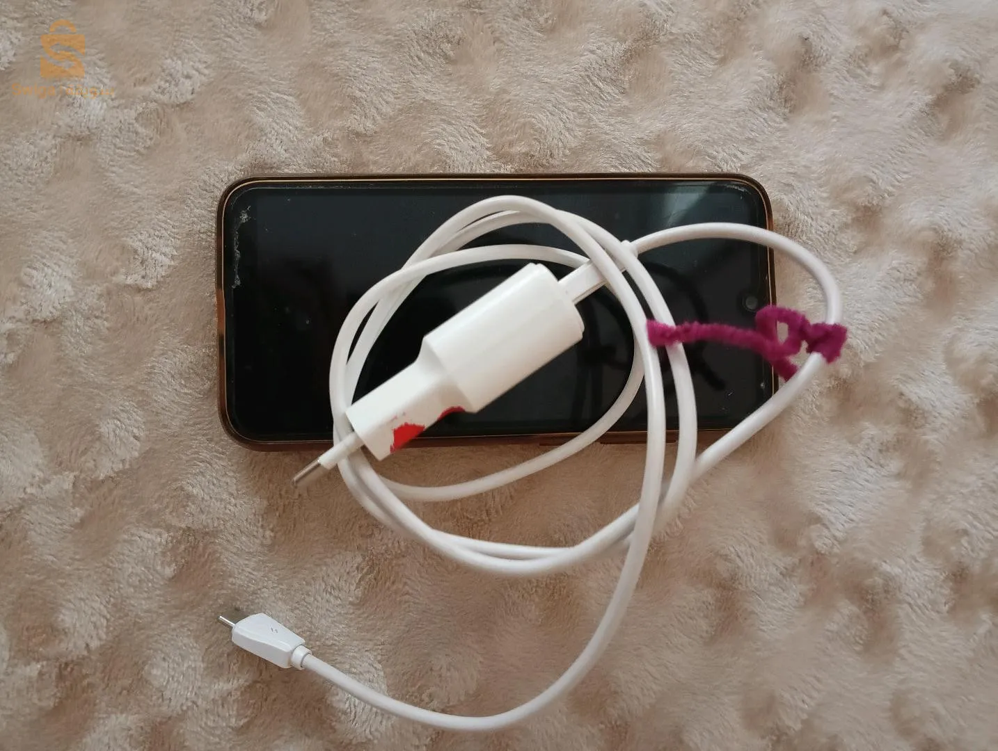 condor L4 32 GB est 2 ram Avec boit est lancasable est chargeur original