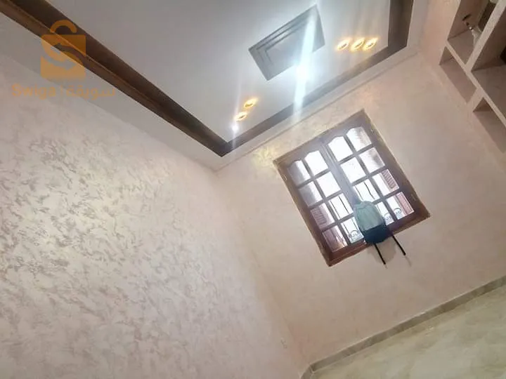 طلاء وديكورات عصرية بخدمة متقونة المهتم يتصل علا 0795595912 المكان سطيف