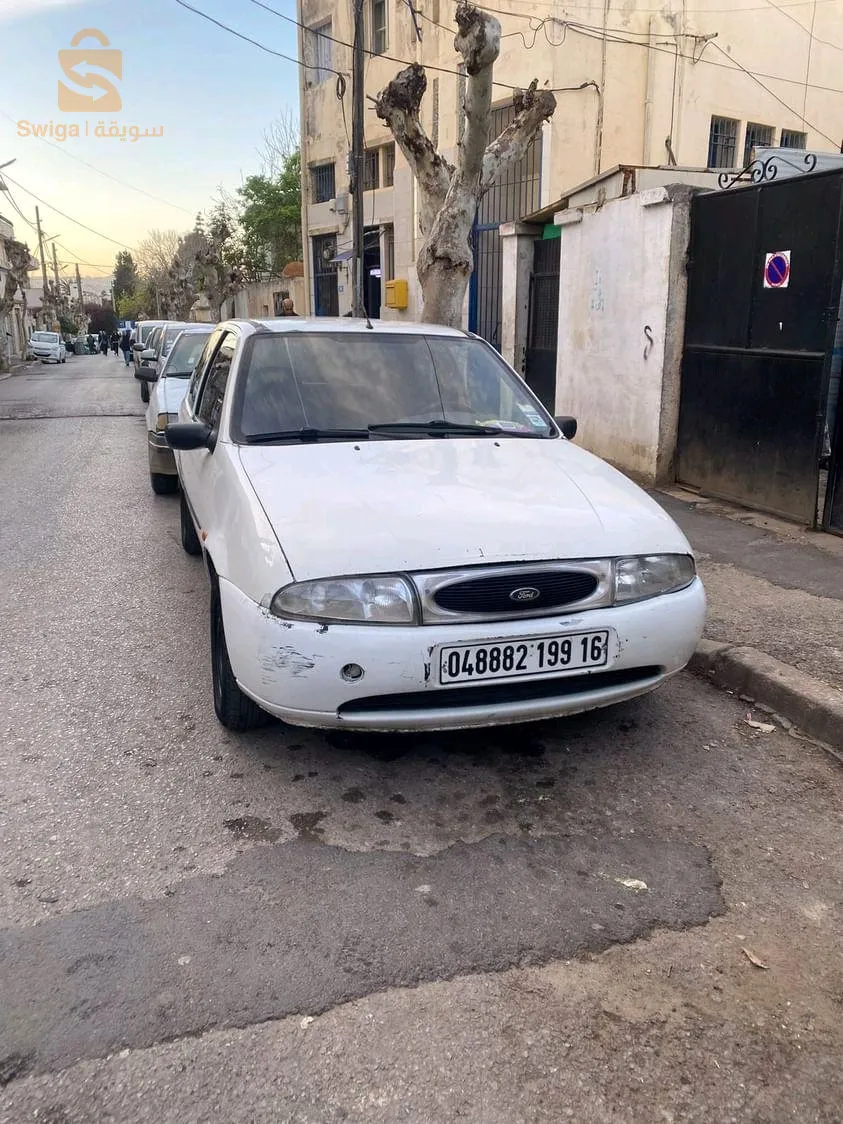 fourd fiesta Ani 1999 koulach m3awad jdid lmachya allah ybarak makach proublam matskhoun matna9as zit