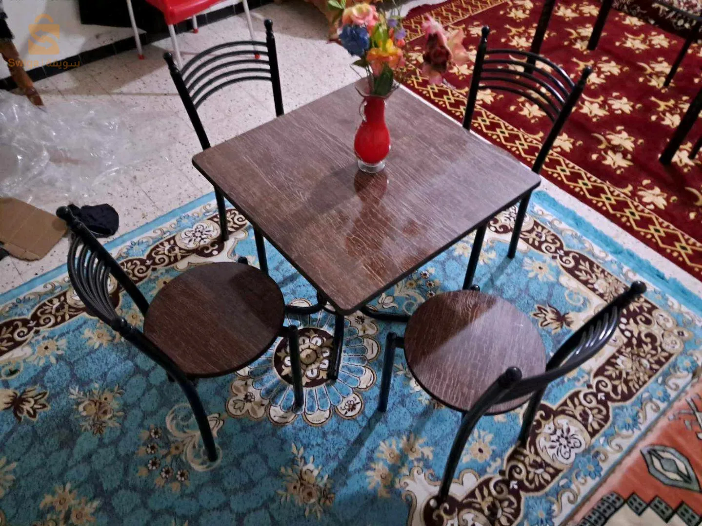 كراسي و طاولات