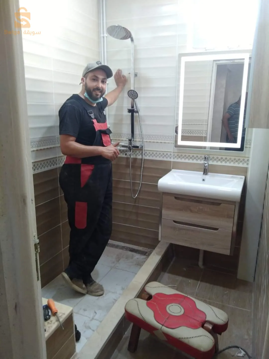 بلونبي محترف شوفاج سنيتار و متخصص في جميع أعمال السباكة
0781569282 / 0550843737