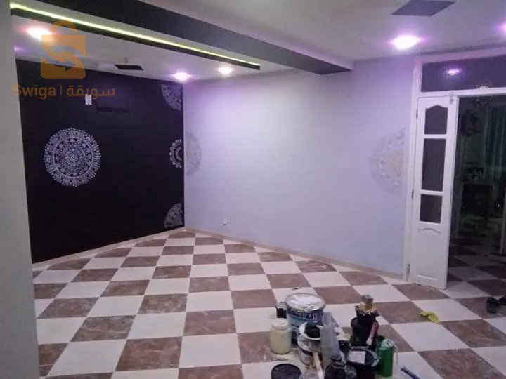 طلاء وديكورات عصرية بخدمة متقونة المهتم يتصل علا 0795595912 المكان سطيف