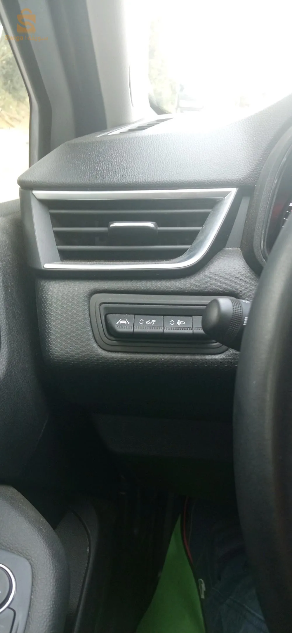 Clio 5  moteur  1.0 65 ch essence  00 peinture km 21000 
N tel 0556.41.07.88