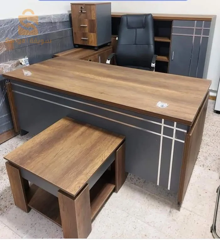 مجموعة من المكاتب
