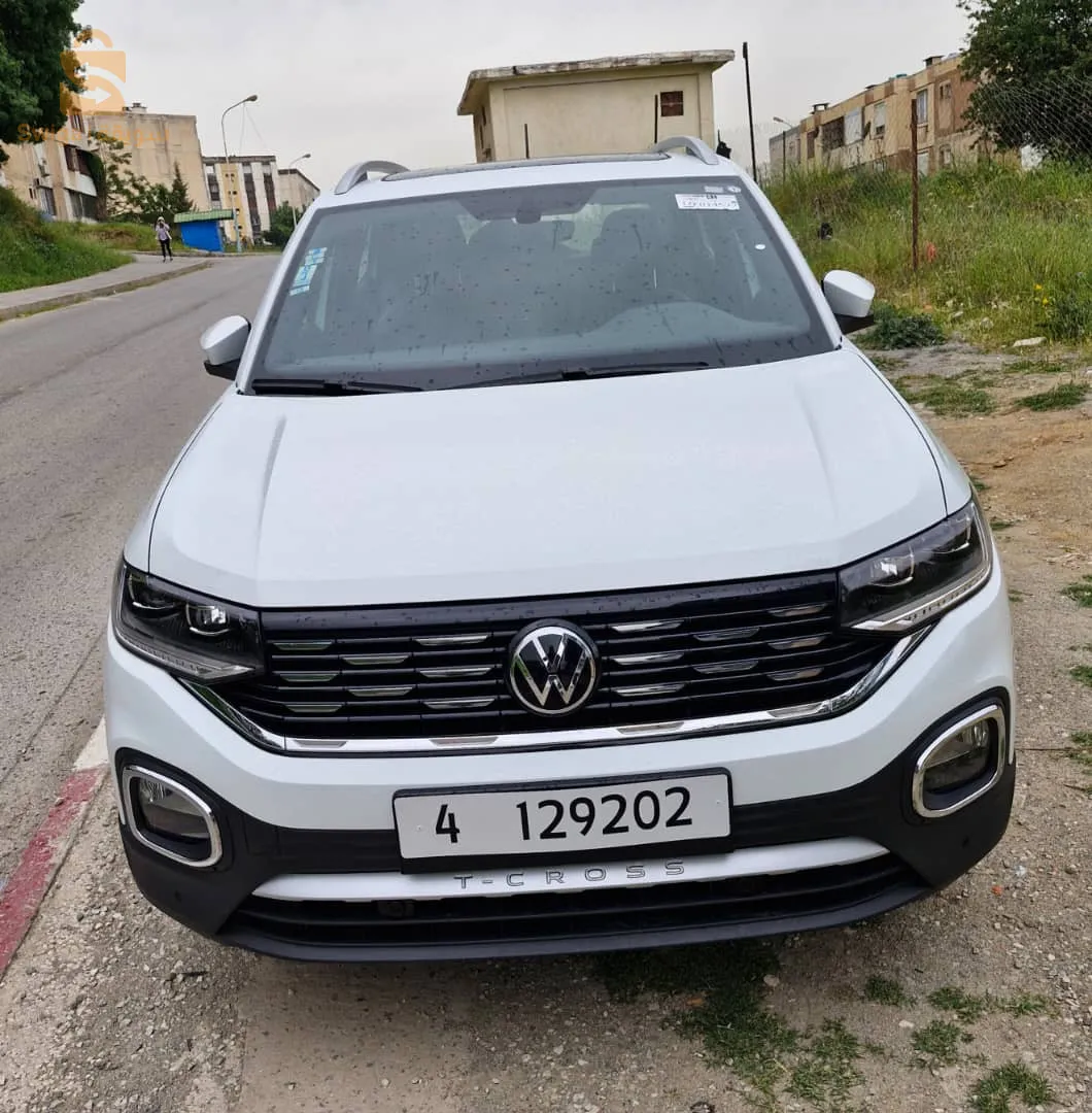 سيارة جديدة