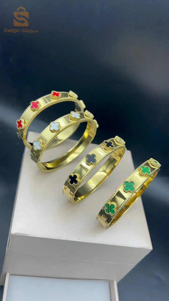 "Découvrez notre nouvelle collection d'accessoires élégants !"