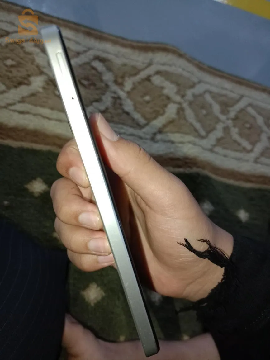 Realme 10 kolech original haja marahi m3awda avec bwata ta3o w ga3 swalho fih 256gb/8