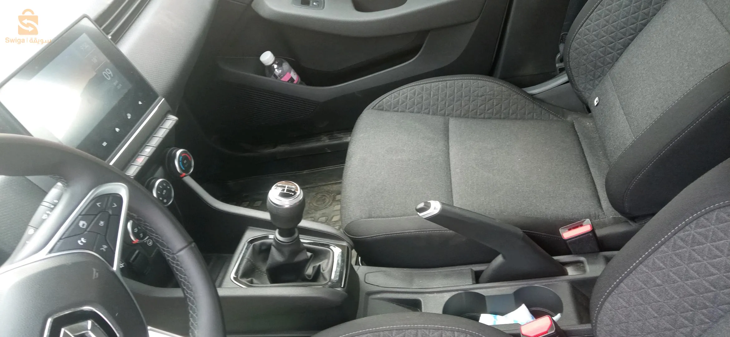 Clio 5  moteur  1.0 65 ch essence  00 peinture km 21000 
N tel 0556.41.07.88