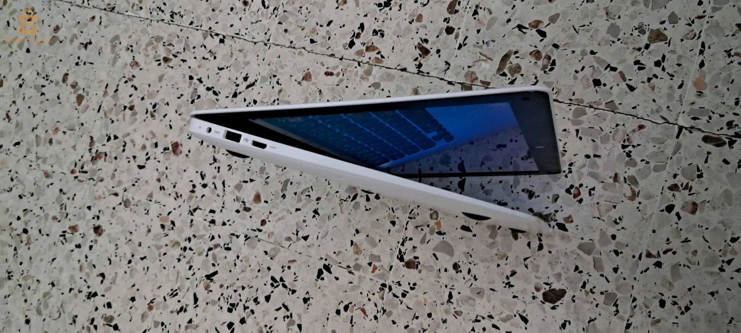 حاسوب محمول هابط كابة من فرنسا