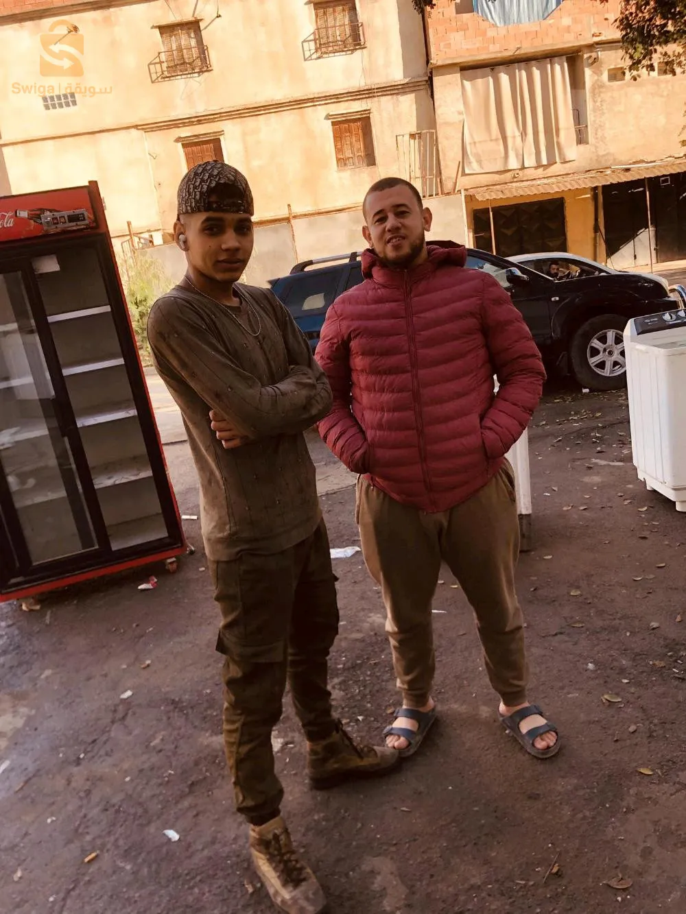 نخدم اجورني ولا ندخل شريك عندي شويا متريال