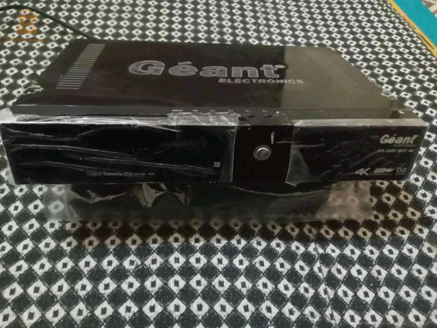 جهاز استقبال جيون 2500 evo 4k للبيع