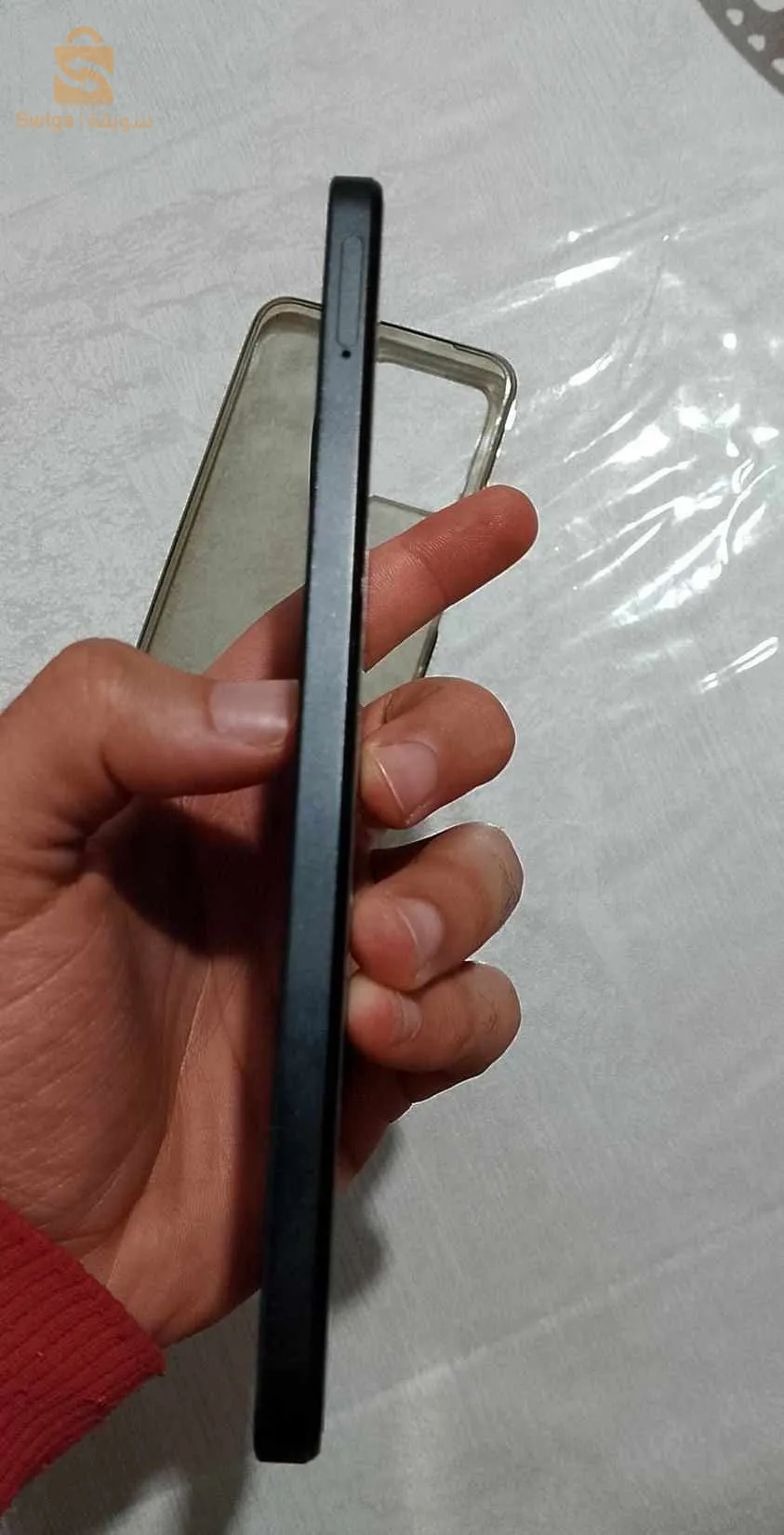هاتف جديد عنده أيام فقط من الشراء