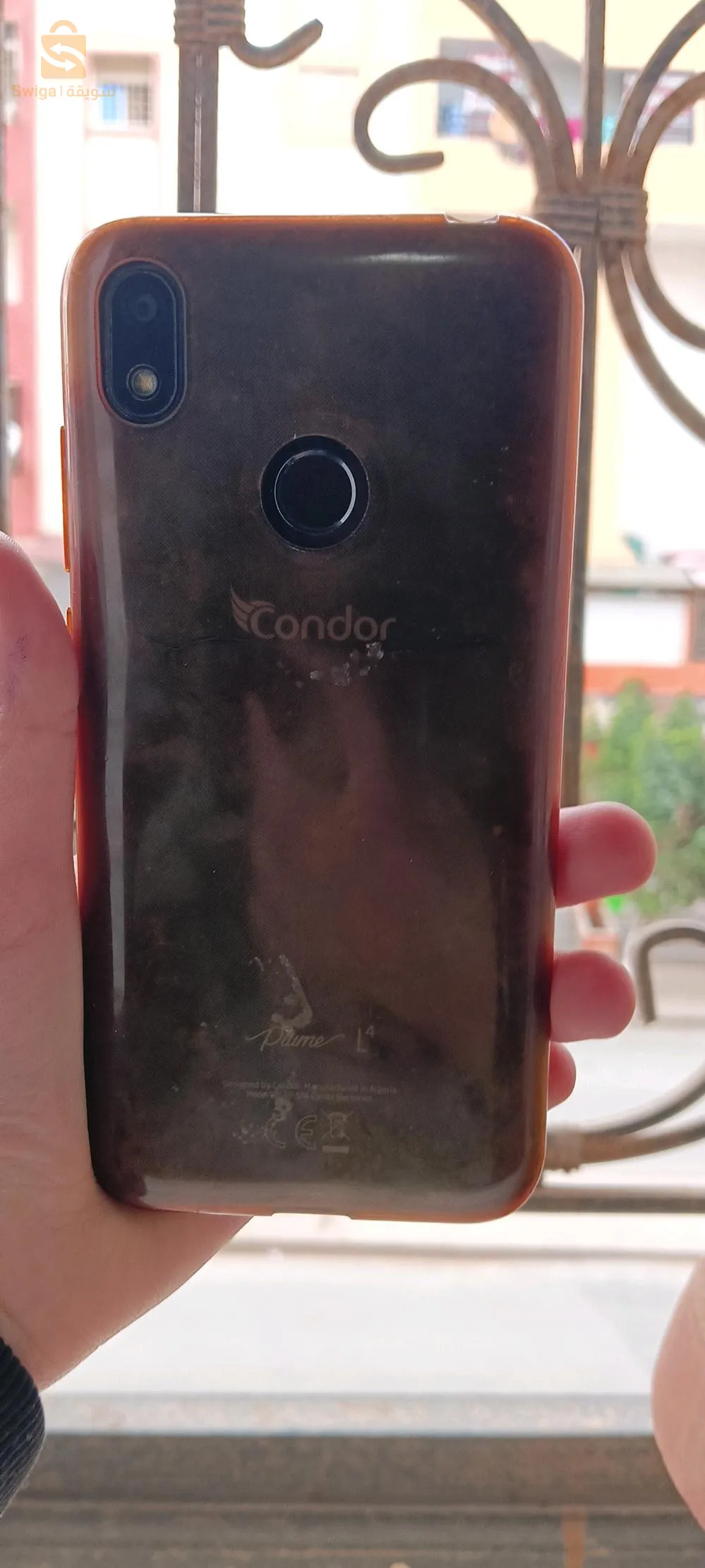condor L4 32 GB est 2 ram Avec boit est lancasable est chargeur original