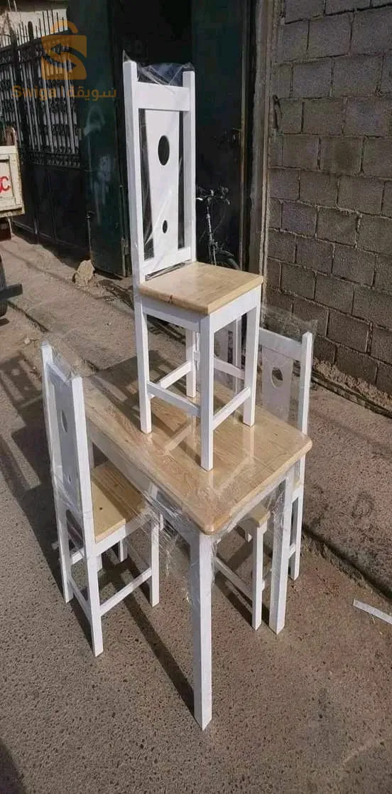 طاولات مطبخ متقنة الصنع مرحبا بكم 
مصنوعة من الخشب الأحمر 
اسعار متناولة للجميع
رقم الهاتف :0551778464