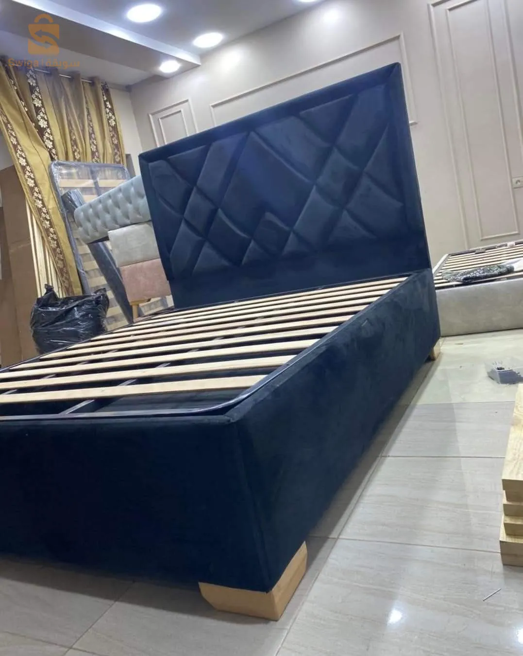 سرير كبيتوني كوفري ميطاليك