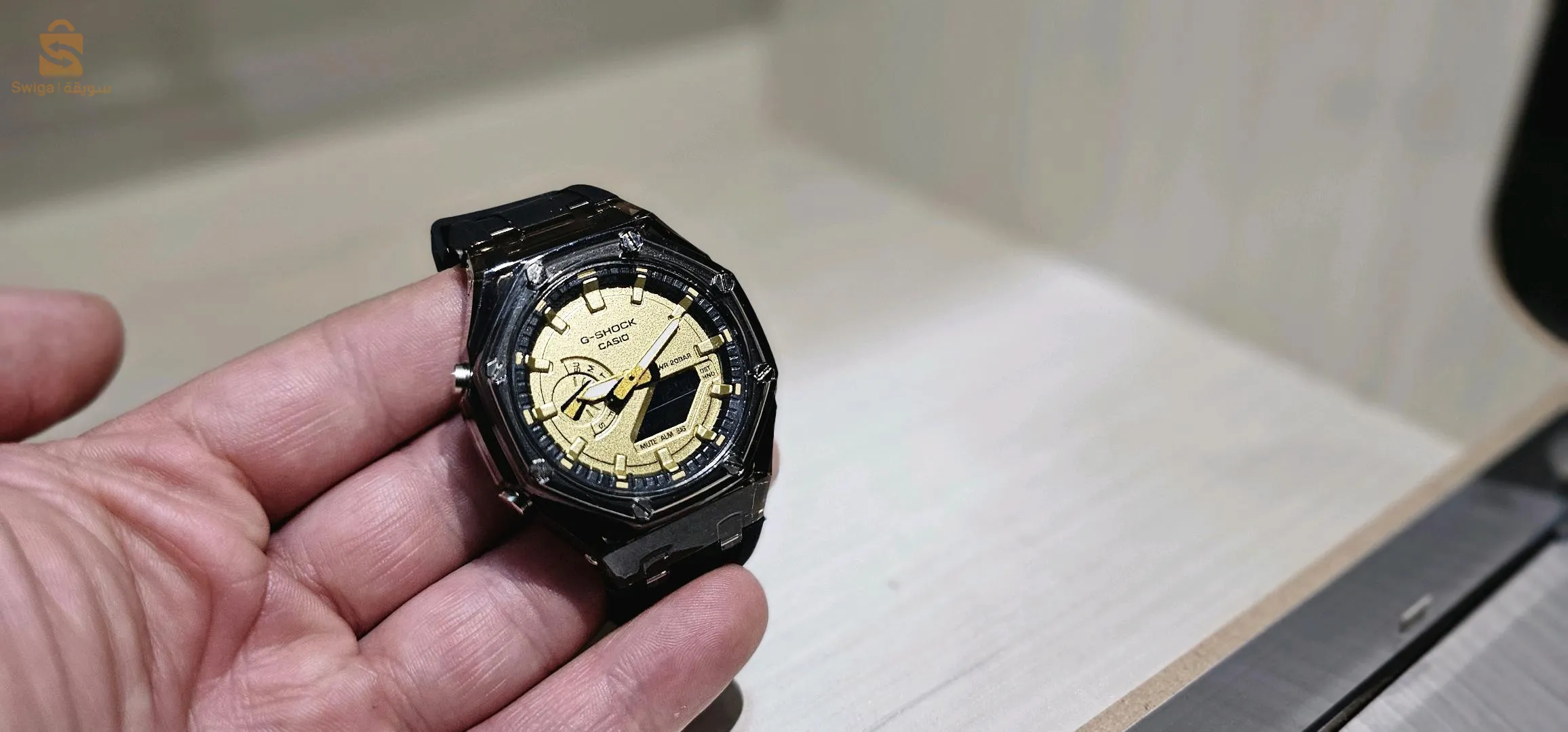 ساعة كاسيو جي شوك سوار سيليكون اسود خلفية ذهبية$👍