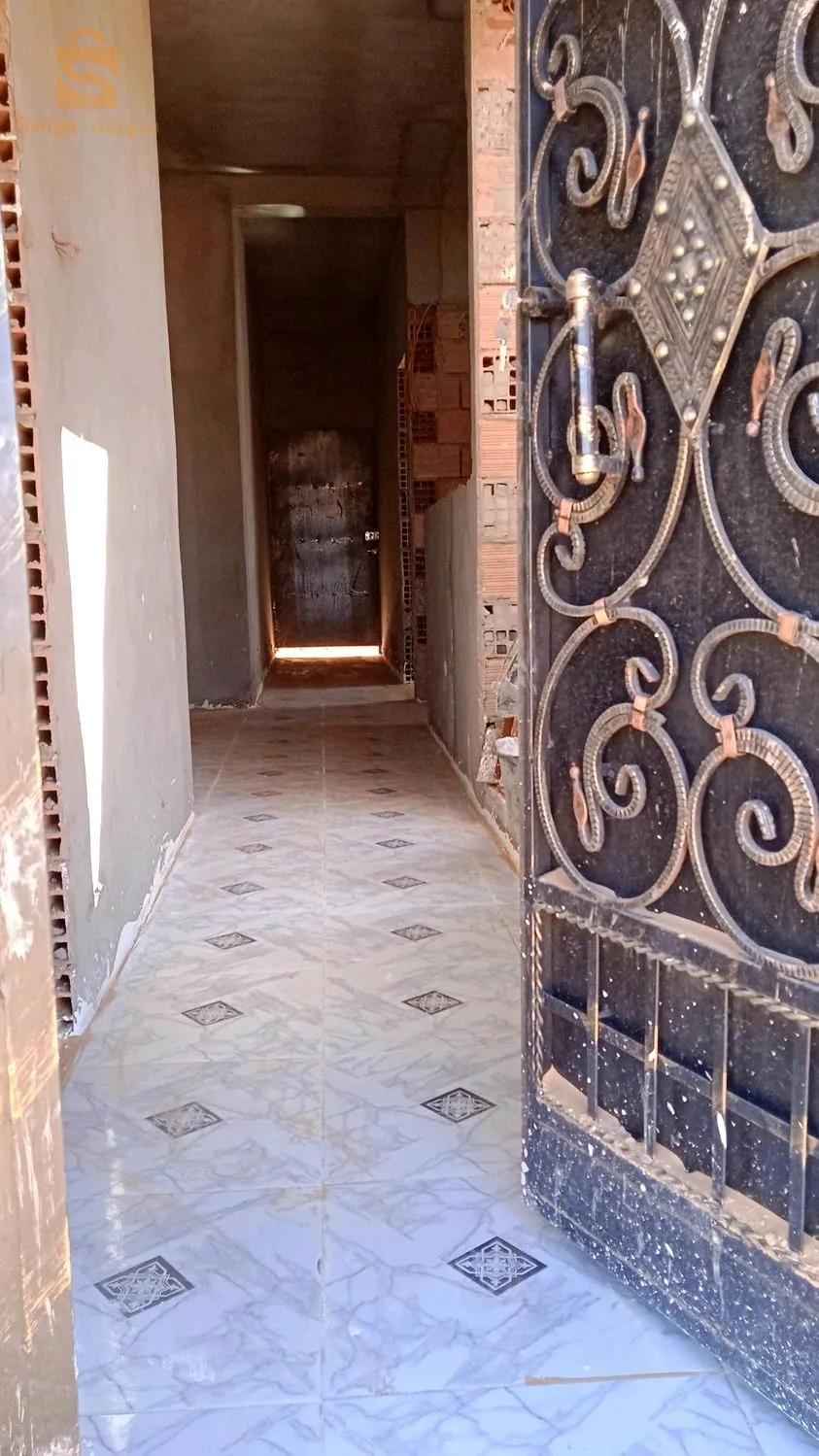 منزل بمساحة 250متر ..100مخدومة و150انتوراج