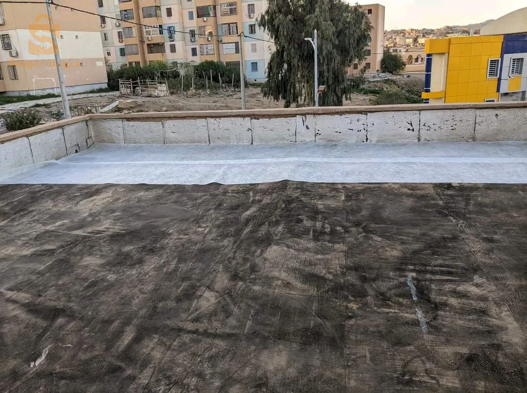 عزل أسطح من ماء