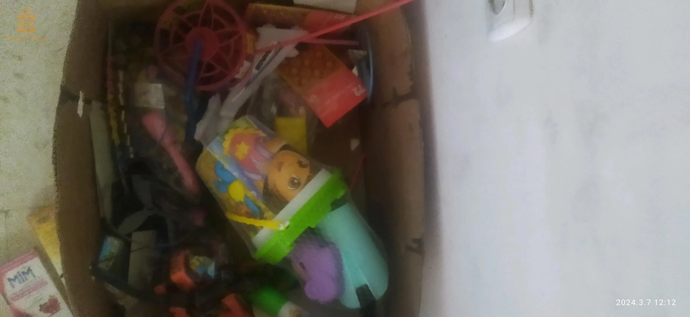 مكتبة للبيع بسعر مغري لي عجبتو يجي يشوف وكل كاين0540749637