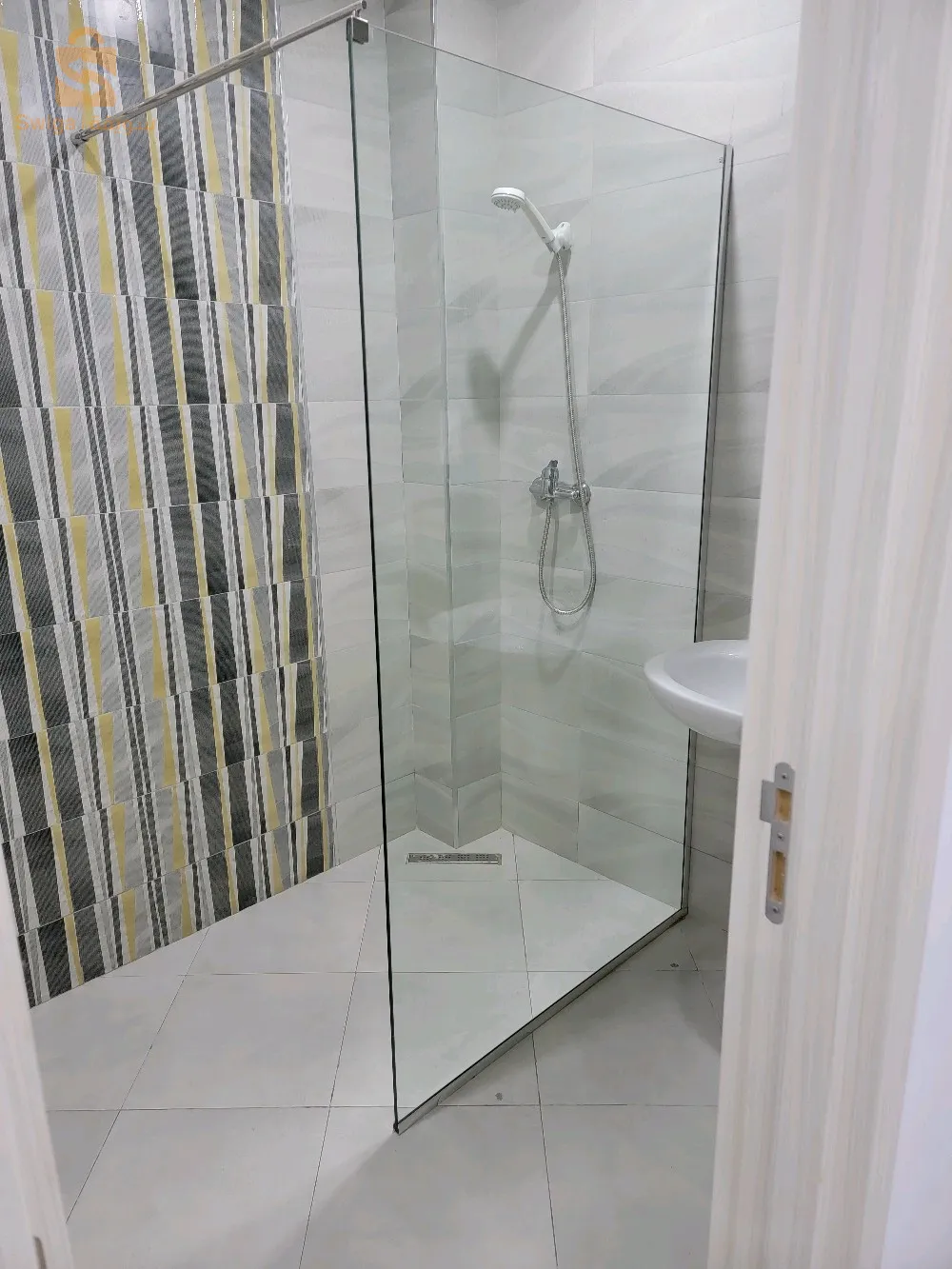 بيع شقة من اربعة غرف