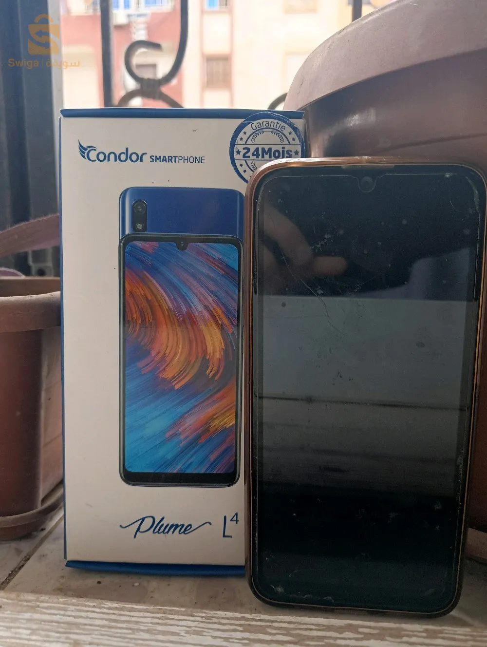 condor l4 32 GB est 2 ram Avec boit est lancasable est chargeur original
