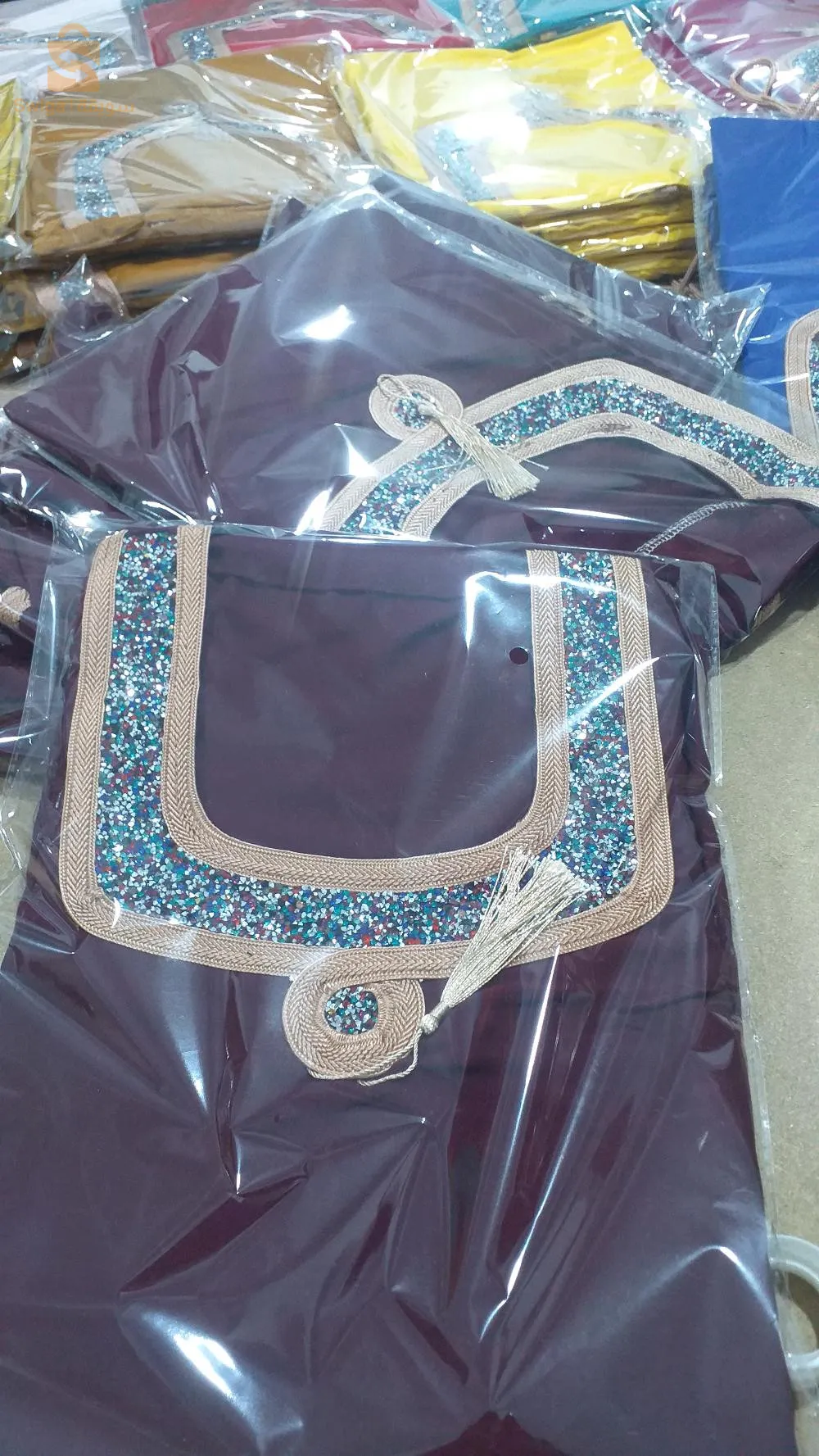 ملابس نسائية