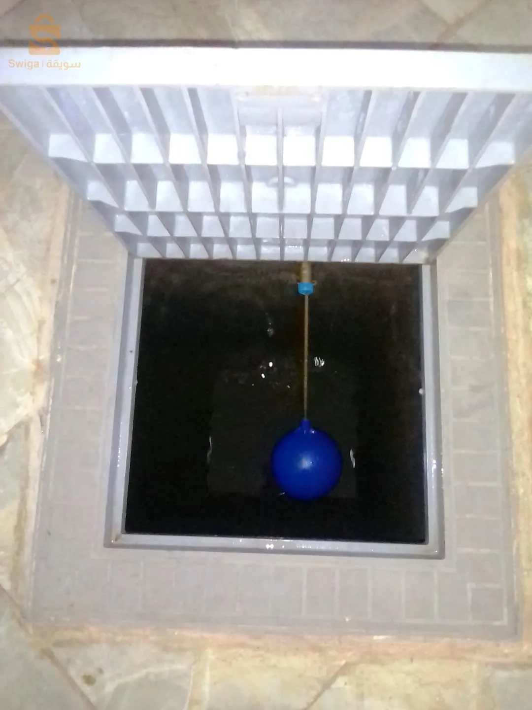 سكن للبيع في العيايدة وهران بلدية عين البية بطيوة...ديزستومو مع محضر معاينة للموثق...فيه صاله كبيرة وشومبرة ....قراج كبير وباجدو ...ريدو إلكتريك.....و2 مراحض وحوش...الطابق الأول مفصل خص غي الضالة.....