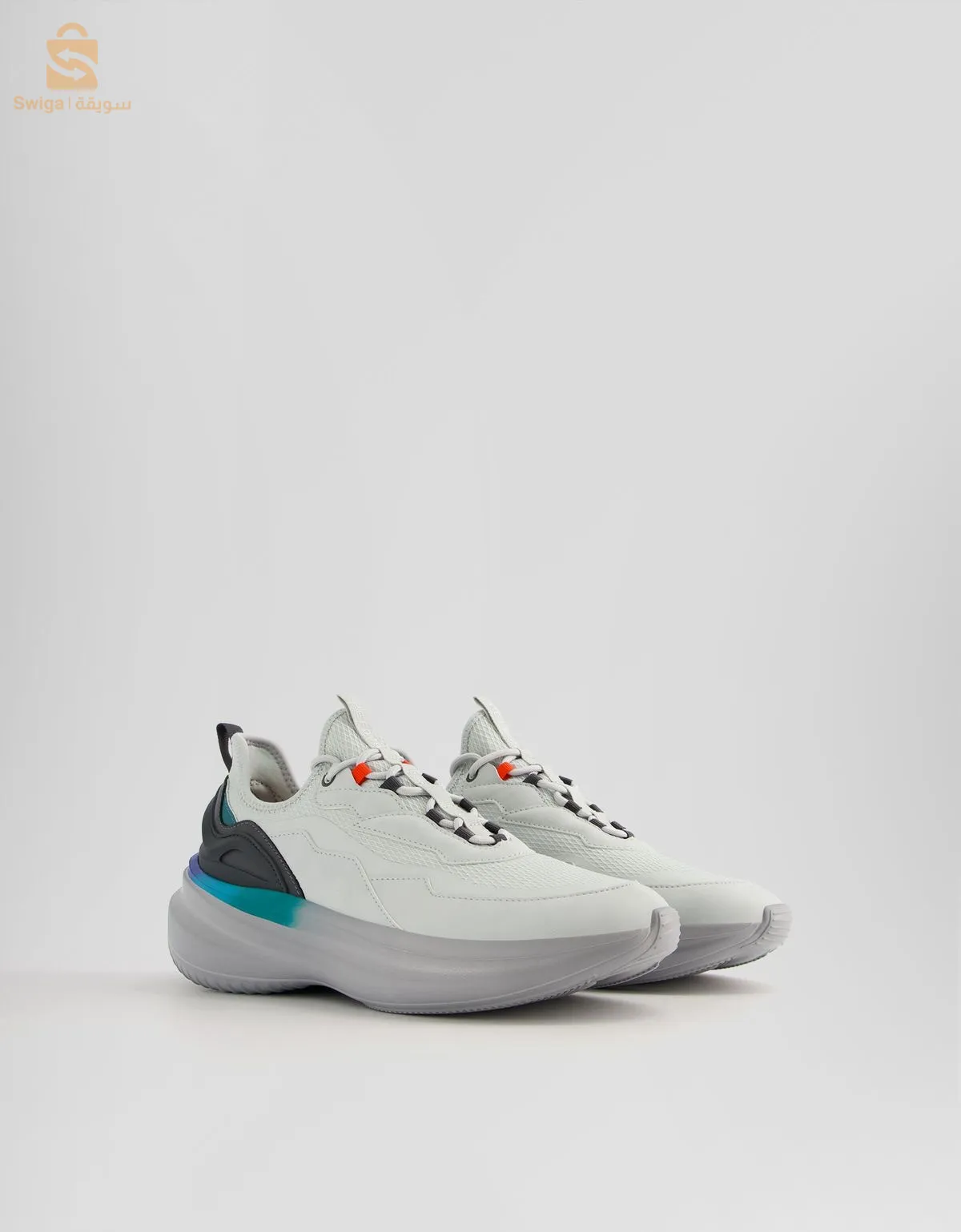 Bershka Trainer