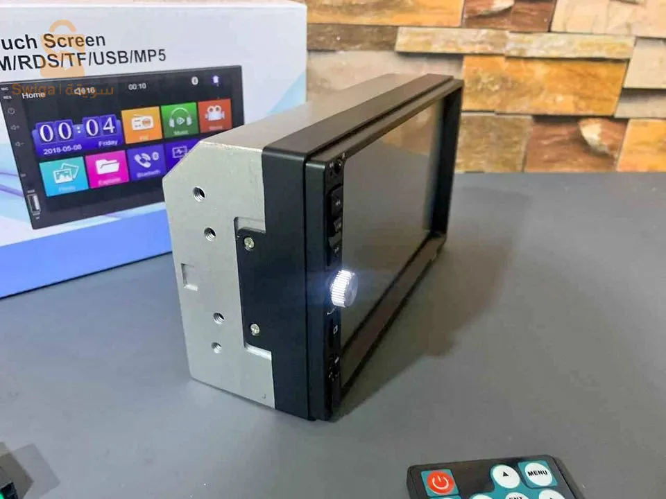 شاشة السيارات