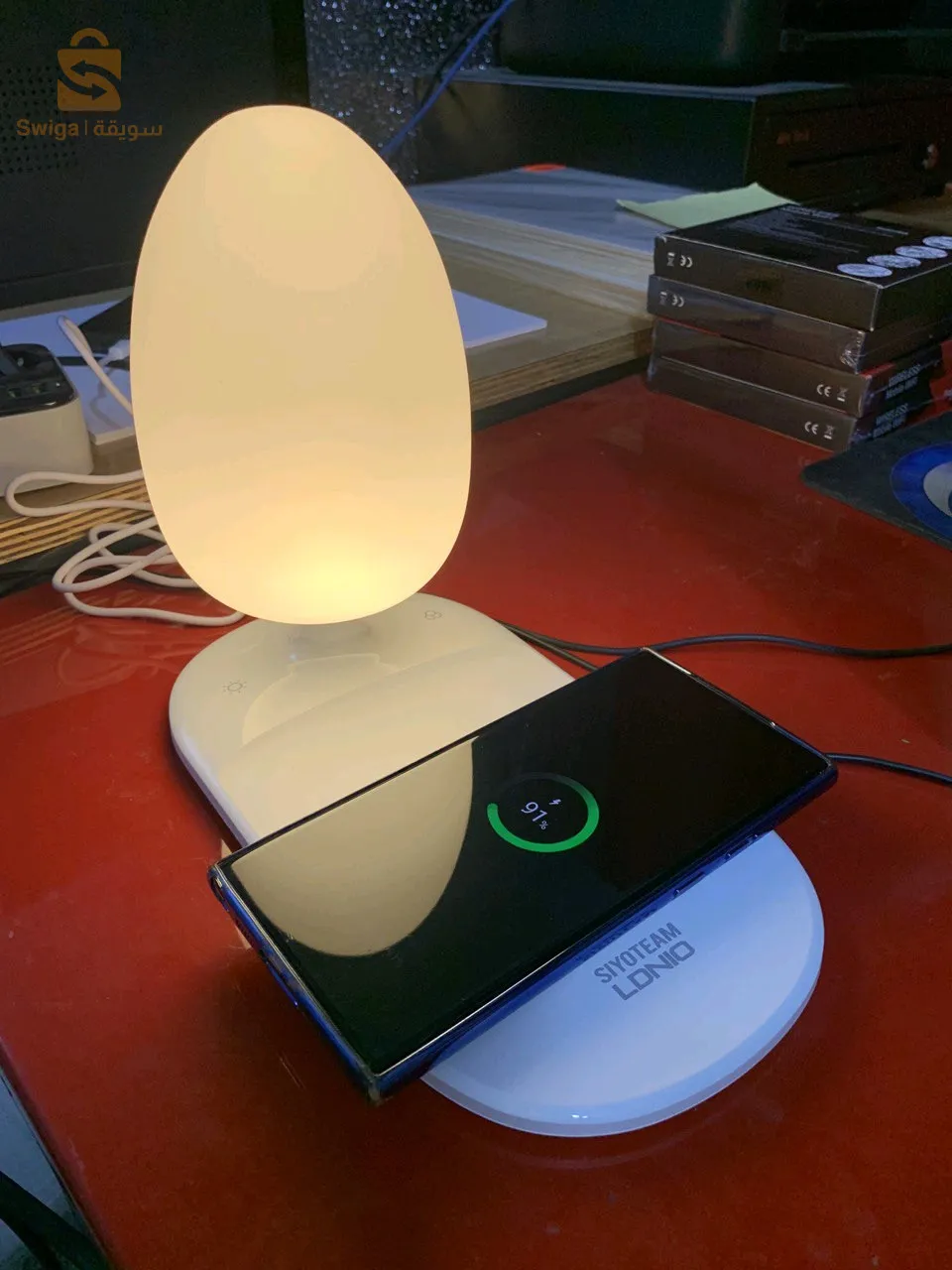 شاحن بدون وصل مع فيوزة متعددة الاستخدامات وأضواء LED