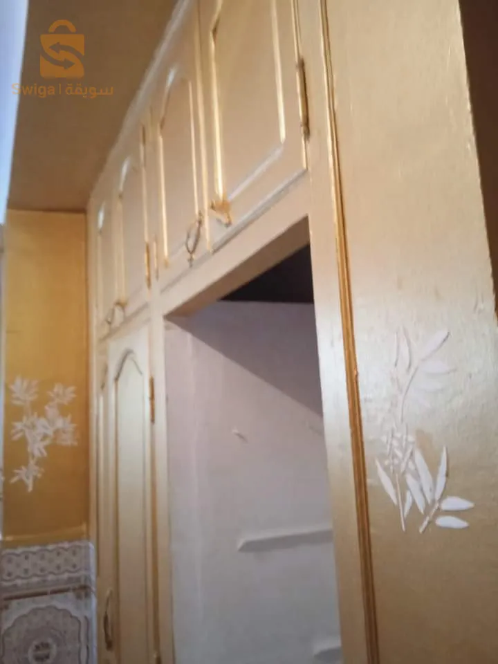 طلاء وديكورات عصرية بخدمة متقونة المهتم يتصل علا 0795595912 المكان سطيف