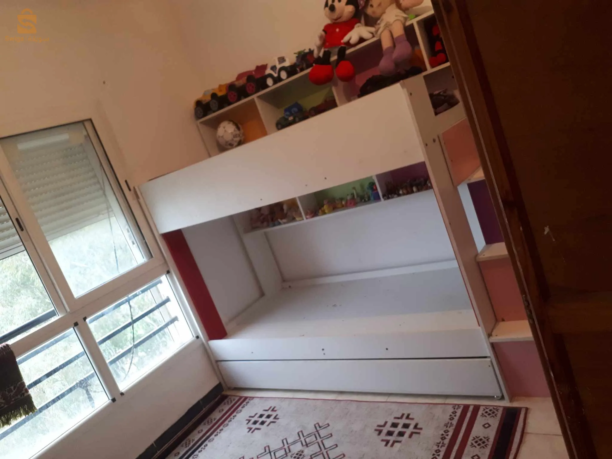 chambre d'enfants superposés  3 places plus étagères