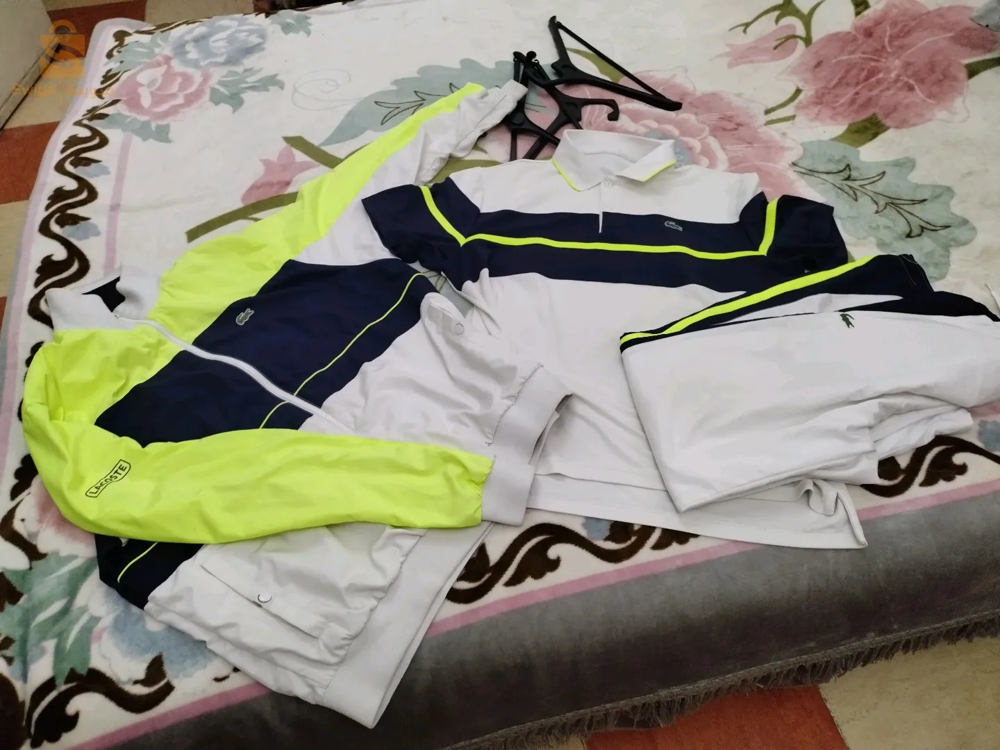 survêtement Lacoste taille 6