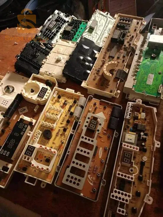 تصليح كل انواع الثلاجات الكهرومنزليه و الغسالة من يهمه الامر يتصل الرقم 0672335637