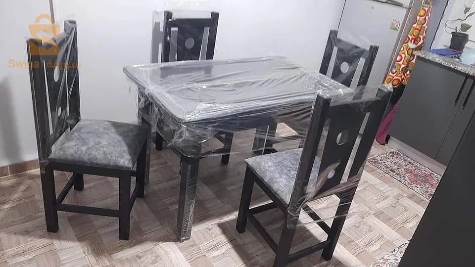 طاولات مطبخ مصنوعة من الخشب ومتقنة الصنع مرحبن بكم رقم الهاتف :0551778464المحل : براقي