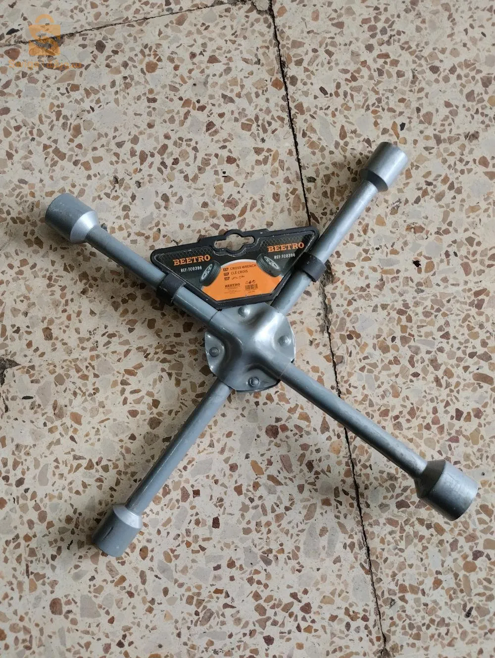 مفتاح رباعي 
Clé croix beetro