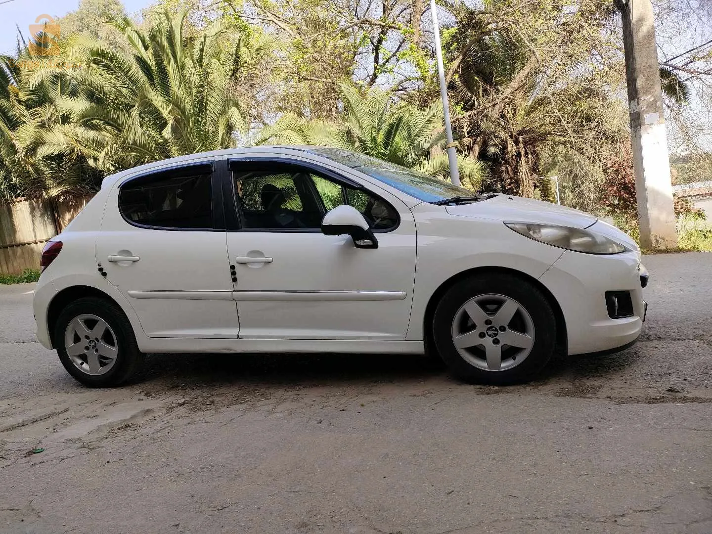 سيارة207 سنة 2012