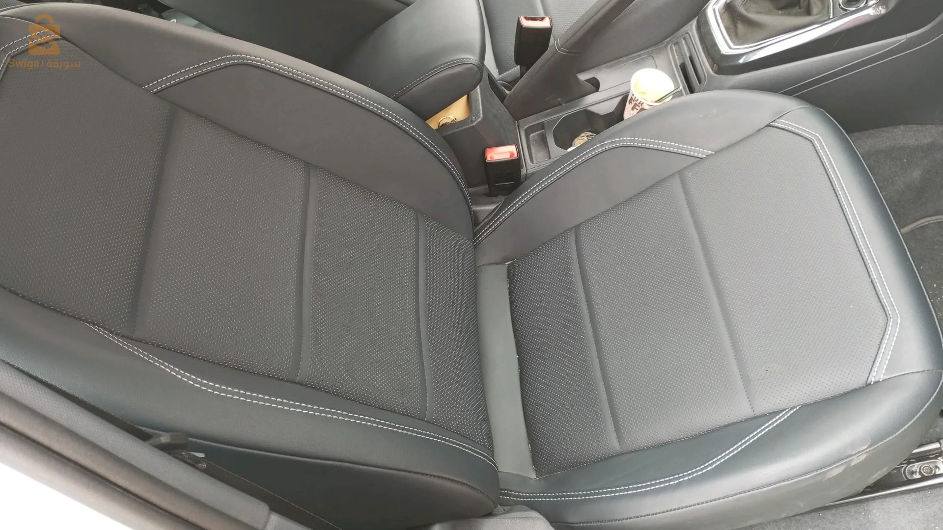 سيارة جديدة