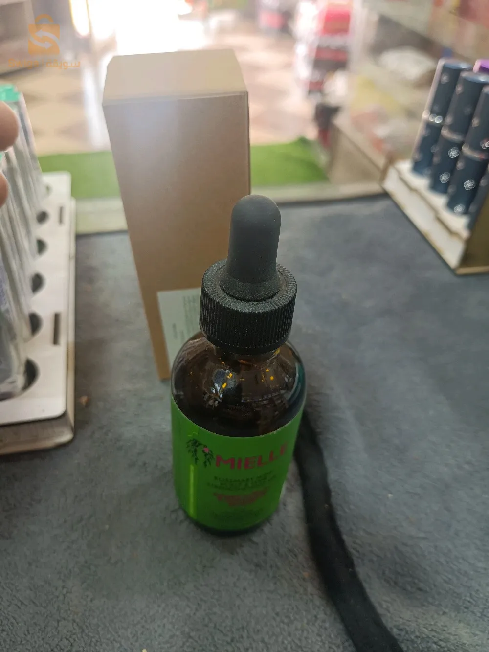 Peppermint oil and rosemary to thicken hair